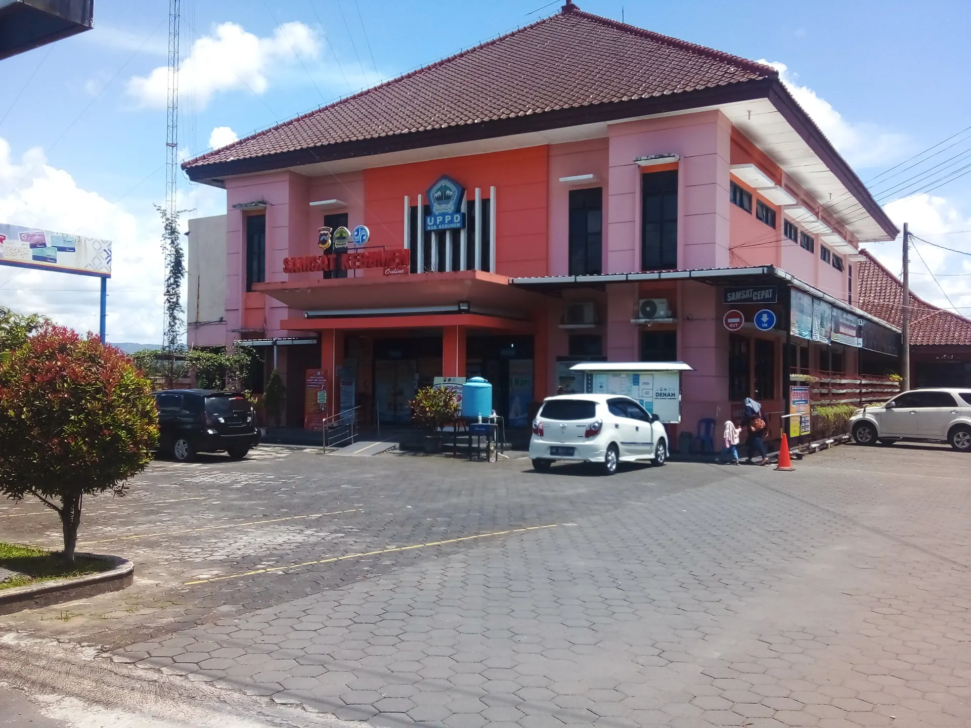 Gedung Kantor Samsat Kebumen di Jawa Tengah tempat membayar PKB