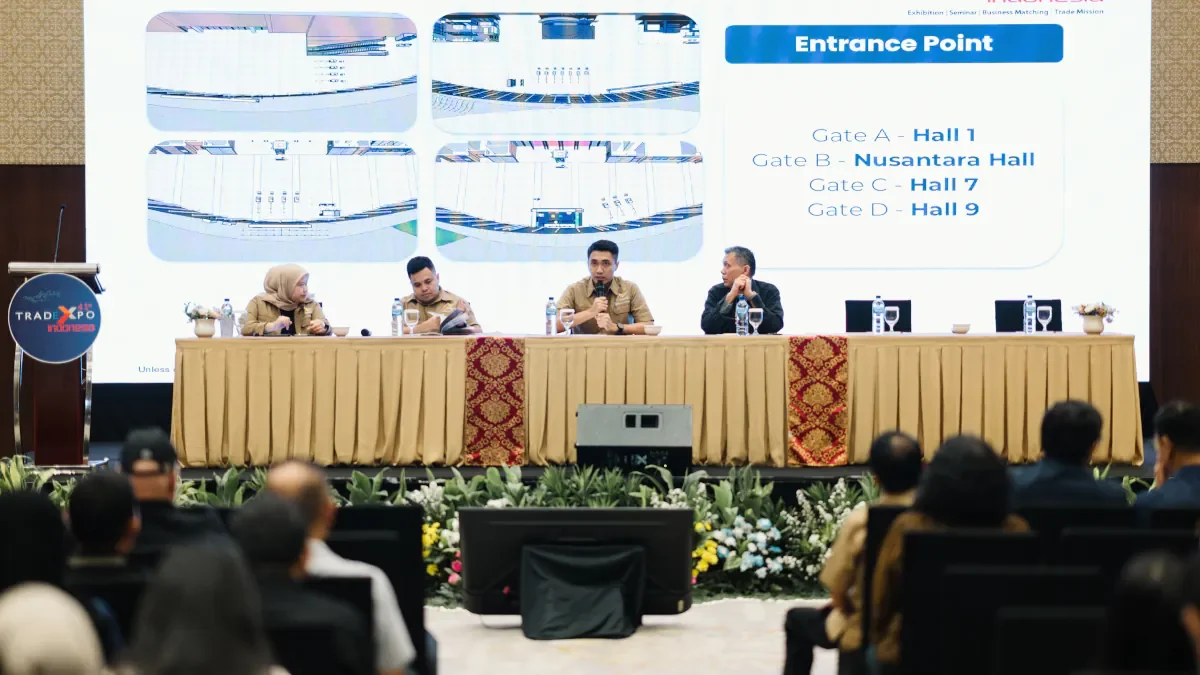 Konferensi pers Trade Expo Indonesia 2026 menampilkan pintu masuk Gate A sampai D di ICE BSD